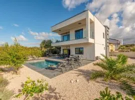 Beautiful Home In Mandre