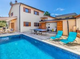 4 Bedroom Cozy Home In Barbariga