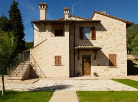 Villa Degli Ulivi, serviced apartment in Assisi