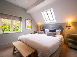 The Bottle & Glass Inn - Book All 3 Rooms