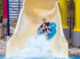 My Place Phuket Airport Mansion, хотел в Ban Bo Han