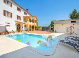 Lovely Home In Motovun With Sauna