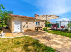 Stunning Apartment In Pula With Wifi, hotel di Pula