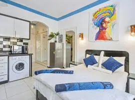 Rare New Marina Hotspot With Fast Free WIFI, Balcony & Pool - Western Standards - Sheraton Plaza 414