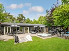 Nice Home In Aakirkeby With Sauna