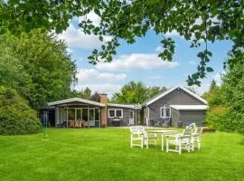 2 Bedroom Stunning Home In Jægerspris