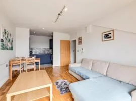 Large 2 Bed 2 Bath Central Manchester