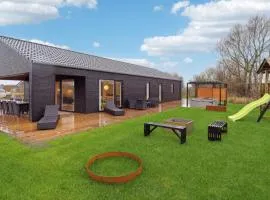 5 Bedroom Nice Home In Hadsund