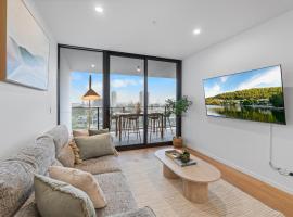 The Haven - Brand New Riverview 2BR with Parking Pool GYM at Surfers Paradise, huisdiervriendelijk hotel in Gold Coast