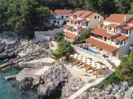 Beach Front Home In Prizba With Sauna, Hotel in Prizba