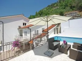 Four-Bedroom Holiday Home In Veliki Prolog