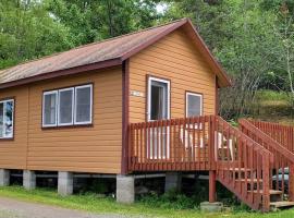 Marina View 1 Bedroom Sunset Cabin, khách sạn ở Kabetogama
