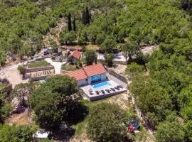 Gorgeous Home In Metkovic