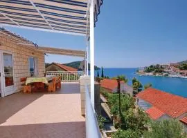 4 Bedroom Beautiful Apartment In Brna
