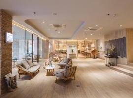 Clef Hotel Bangkok، فندق في بانغنا