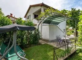 Gorgeous Apartment In Rukavac With Wifi