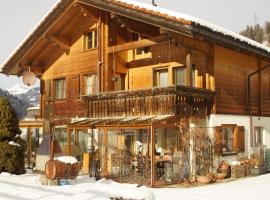 Beat & Ursula's Guest House, hotel v destinaci Jenaz