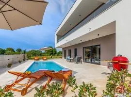 Stunning Home In Fazana With Wifi
