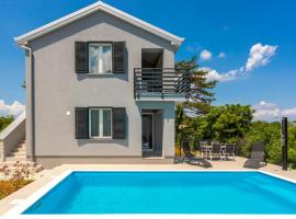 Awesome Apartment In Vrbnik With Wifi, khách sạn ở Vrbnik