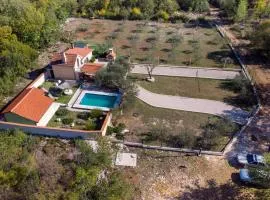Lovely Home In Desne With Kitchen