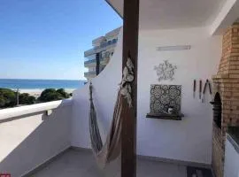 Linda cobertura duplex frente pro mar.