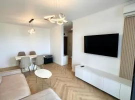 Lake View Luxury Apartament