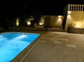 Restanques de la Tour, hotel v destinaci La Tour-dʼAigues