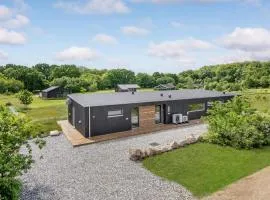 Beautiful Home In Tranekær With Wifi
