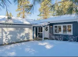 Family-friendly, AC, Hot Tub, Walk 2 Park & Lake