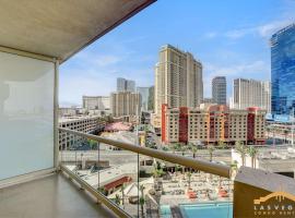 MGM Signature-07-707 Strip View Balcony Studio, Hotel in Las Vegas