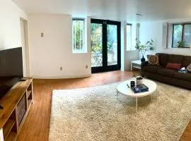 Charming Private Kitsilano Suite