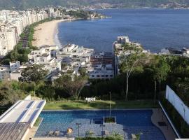 Estúdio completo recém inaugurado com linda vista!, hotel em Niterói
