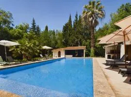 Mas rénové à Mouriès avec piscine, 6 chambres, terrasses et pool houses, en pleine nature provençale. - FR-1-599-90