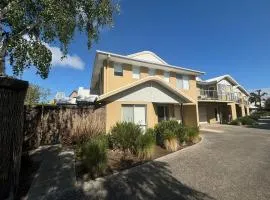 Sandpiper 10 - Close to Town and Beach