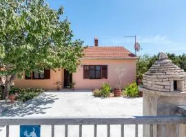 2 Bedroom Beautiful Home In Sikici