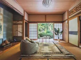佐渡古民家一棟貸切 Active Art Hotel 日本庭園 佐渡アート、佐渡市のコテージ