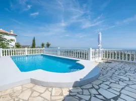 Awesome Home In El Rafol D'almunia