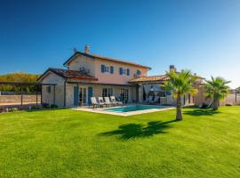 Beautiful Home In Maruzini With Sauna, hotel a Maružini