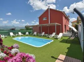 Gorgeous Home In Trilj With Jacuzzi
