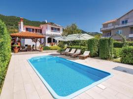 Gorgeous Home In Banjol, Hotel in Banjol