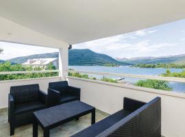 Two-Bedroom Apartment In Hodilje, Hotel in Hodilje