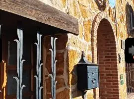 GREDOS RURALRUT en El Tiemblo a 1 hora de Madrid, zonas de baño a pocos metros, Reservas Naturales, cabina hidromasaje, Aire Acondicionado, WIFI