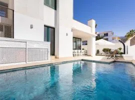 Lilias home - private heatable pool, BBQ, free wifi
