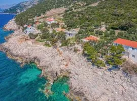 Awesome Home In Potomje With Wifi