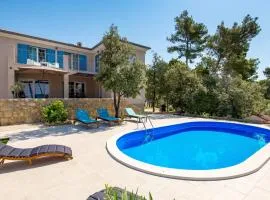 Stunning Home In Banjol