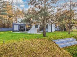 Awesome Home In Niwy Ostroleckie