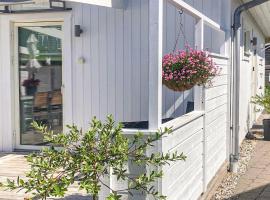 2 Bedroom Stunning Home In Kyrkesund, luxury hotel in Kyrkesund