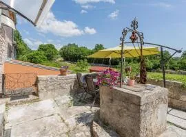 Beautiful Home In Putini With Kitchen