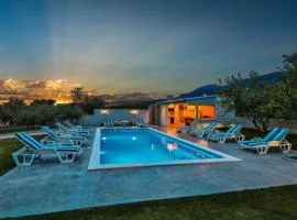 Holiday Home In Kastel Kambelovac