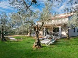 Nice Home In Fazana With Wifi
